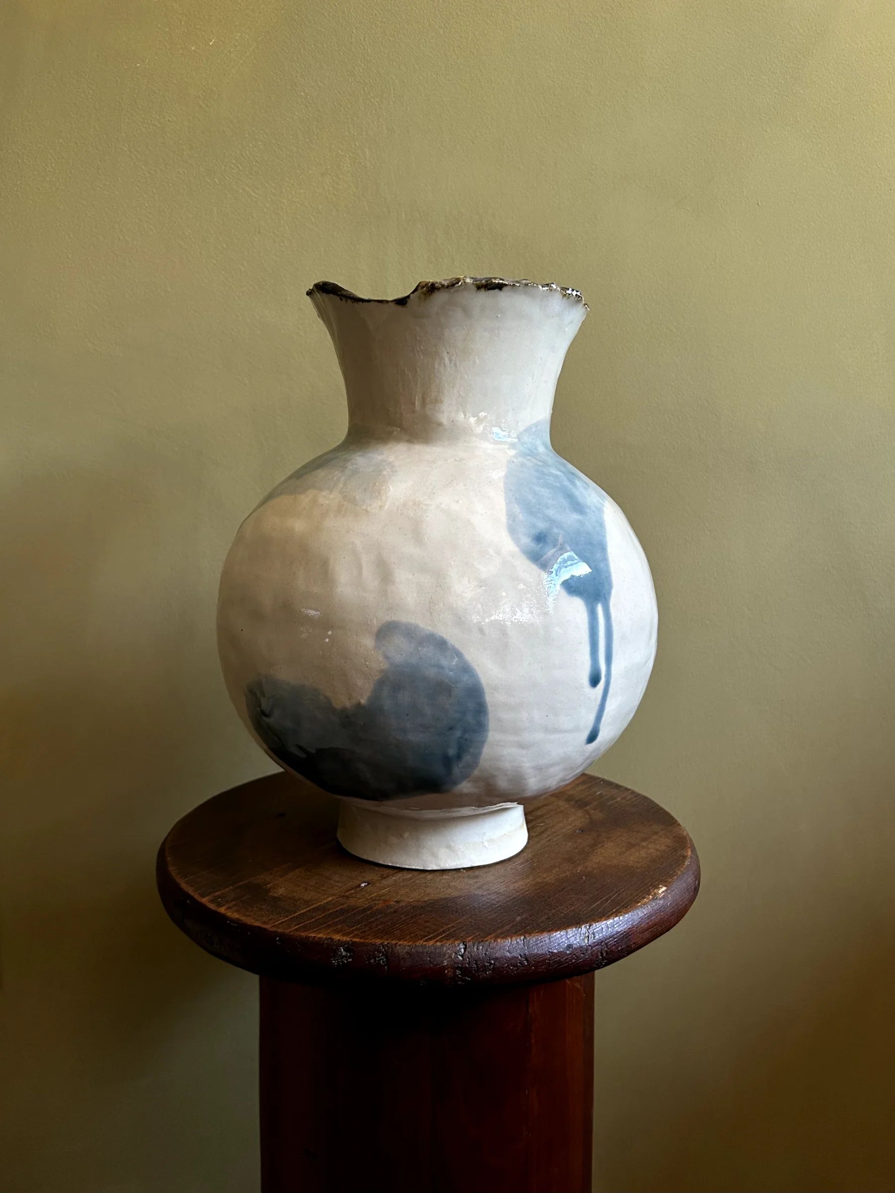 Blue Swoop Moon Jar by Meltz