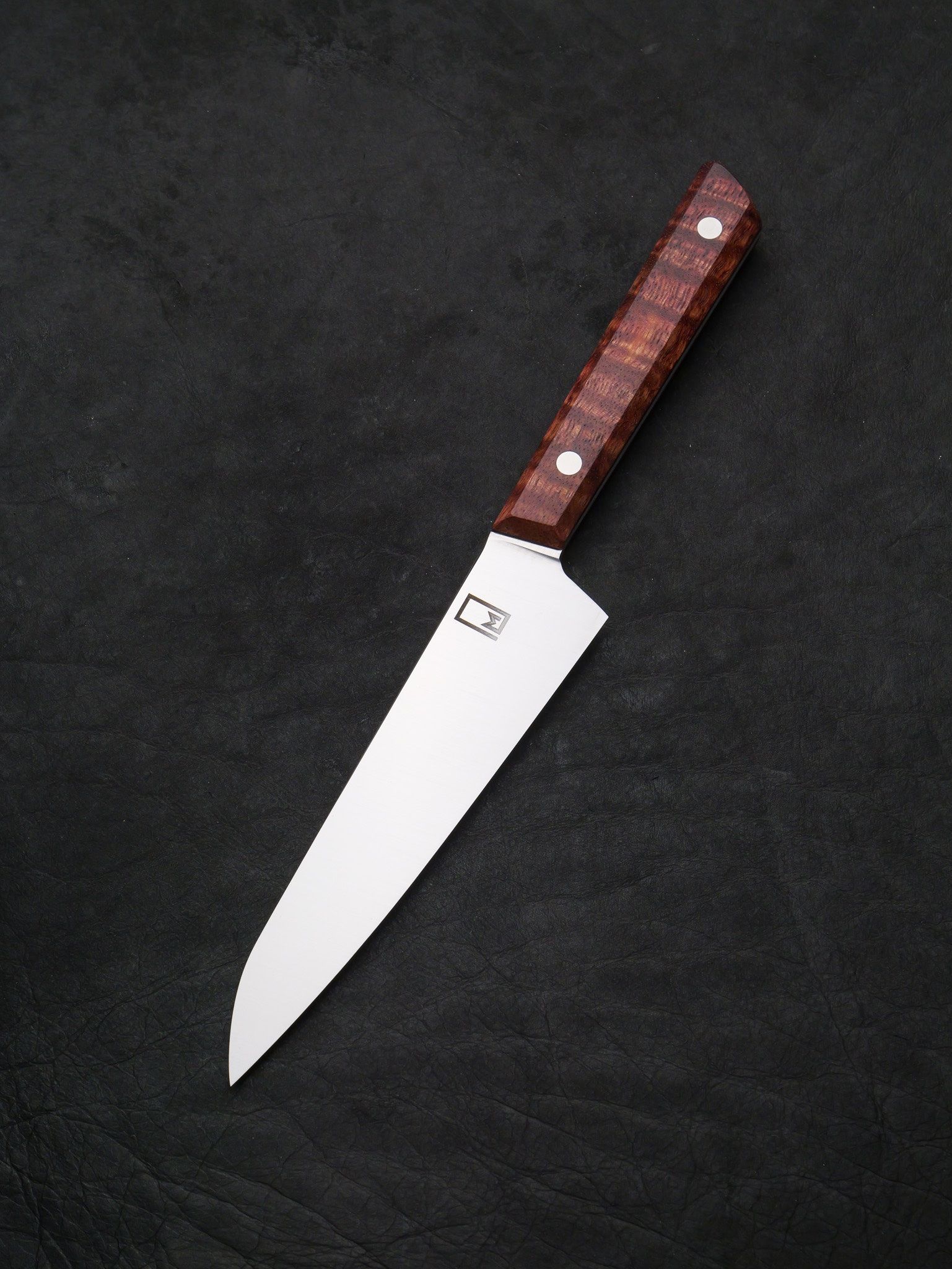 Honesuke – Stainless Steel & Curly Dyed Mango by Monolith Knives
