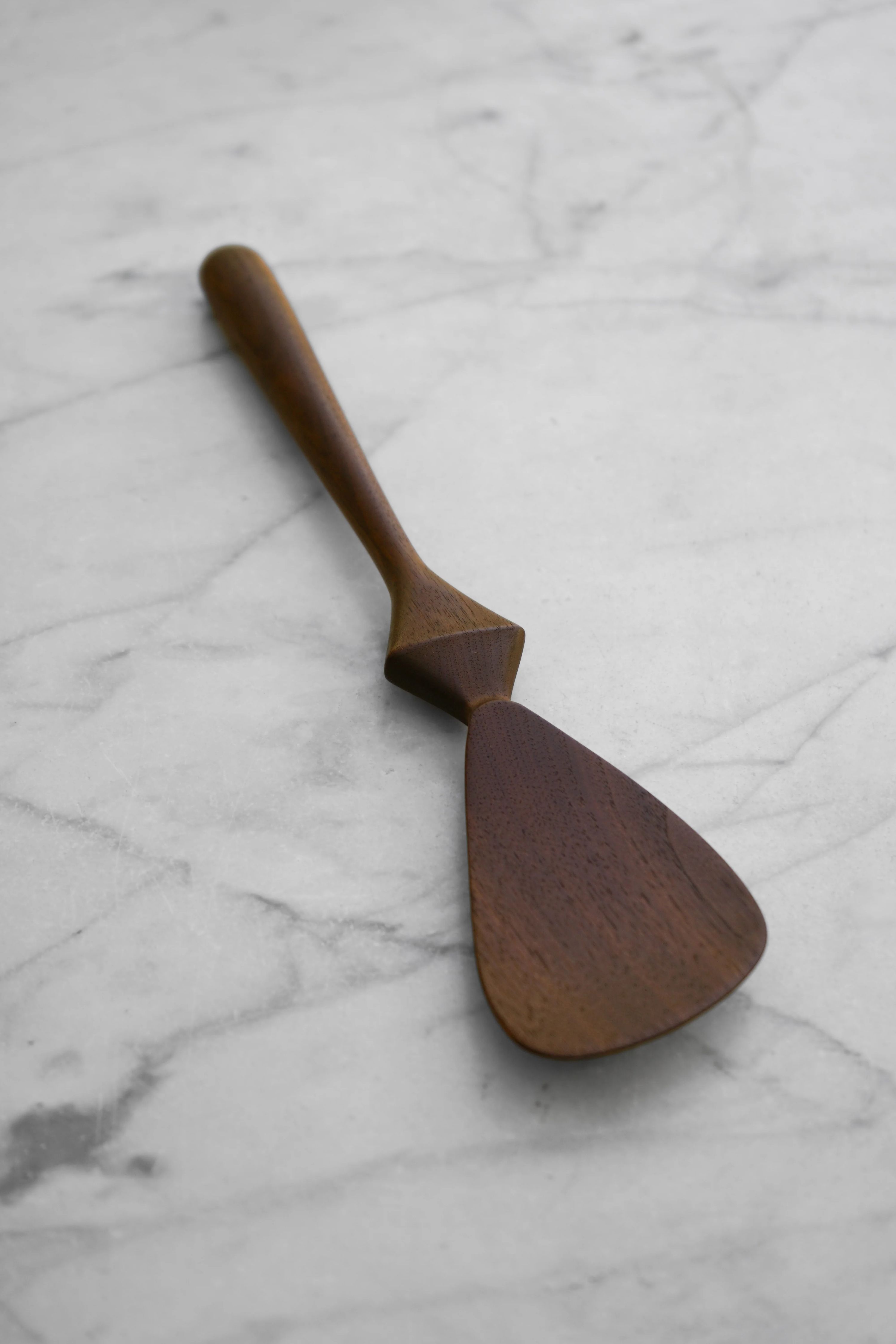 Modern Cooking Spatula - Diamond Handle - Walnut Wood 4