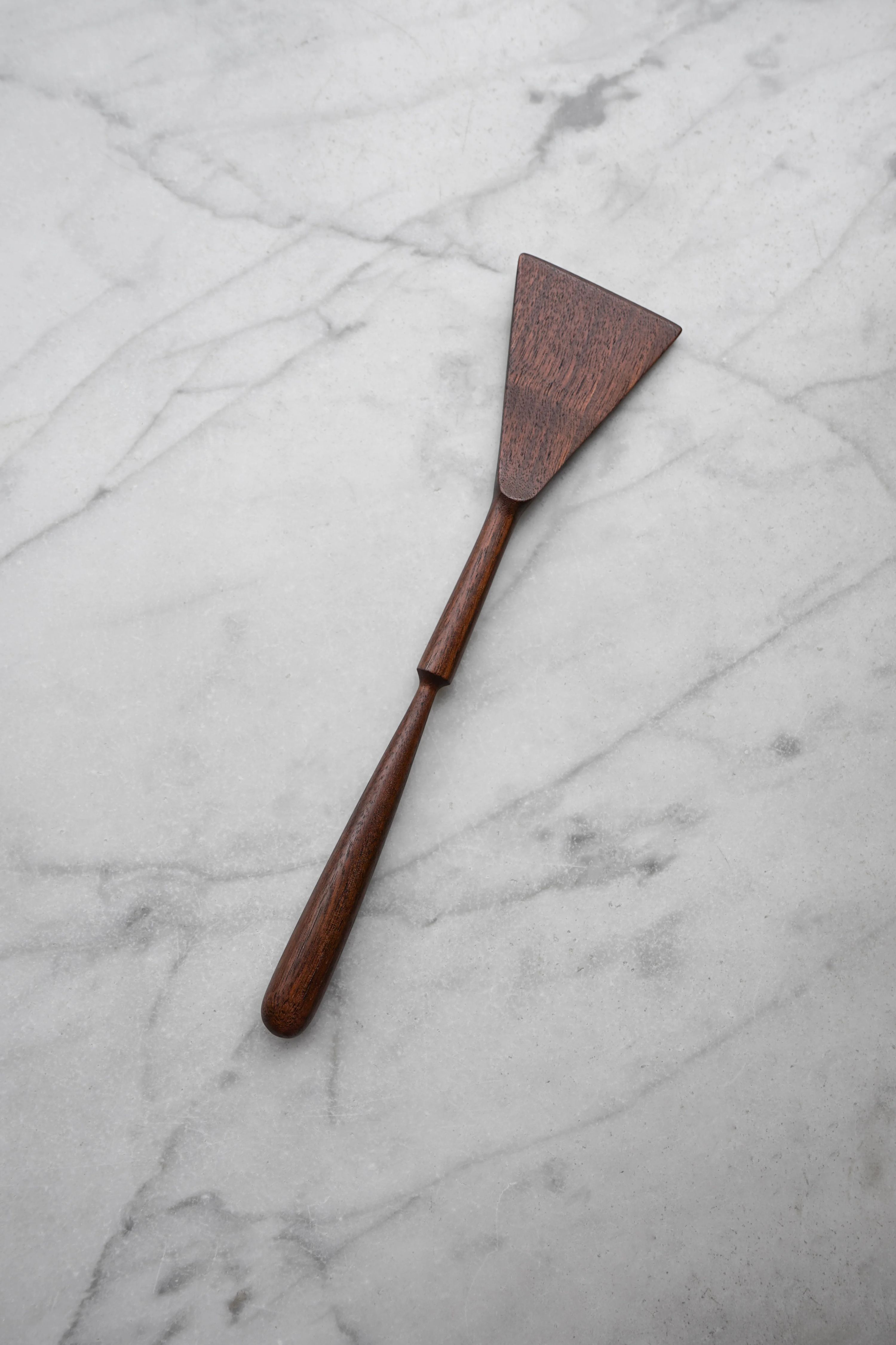Triangle Spatula - Pinched Handle - Walnut or Cherry Wood 2