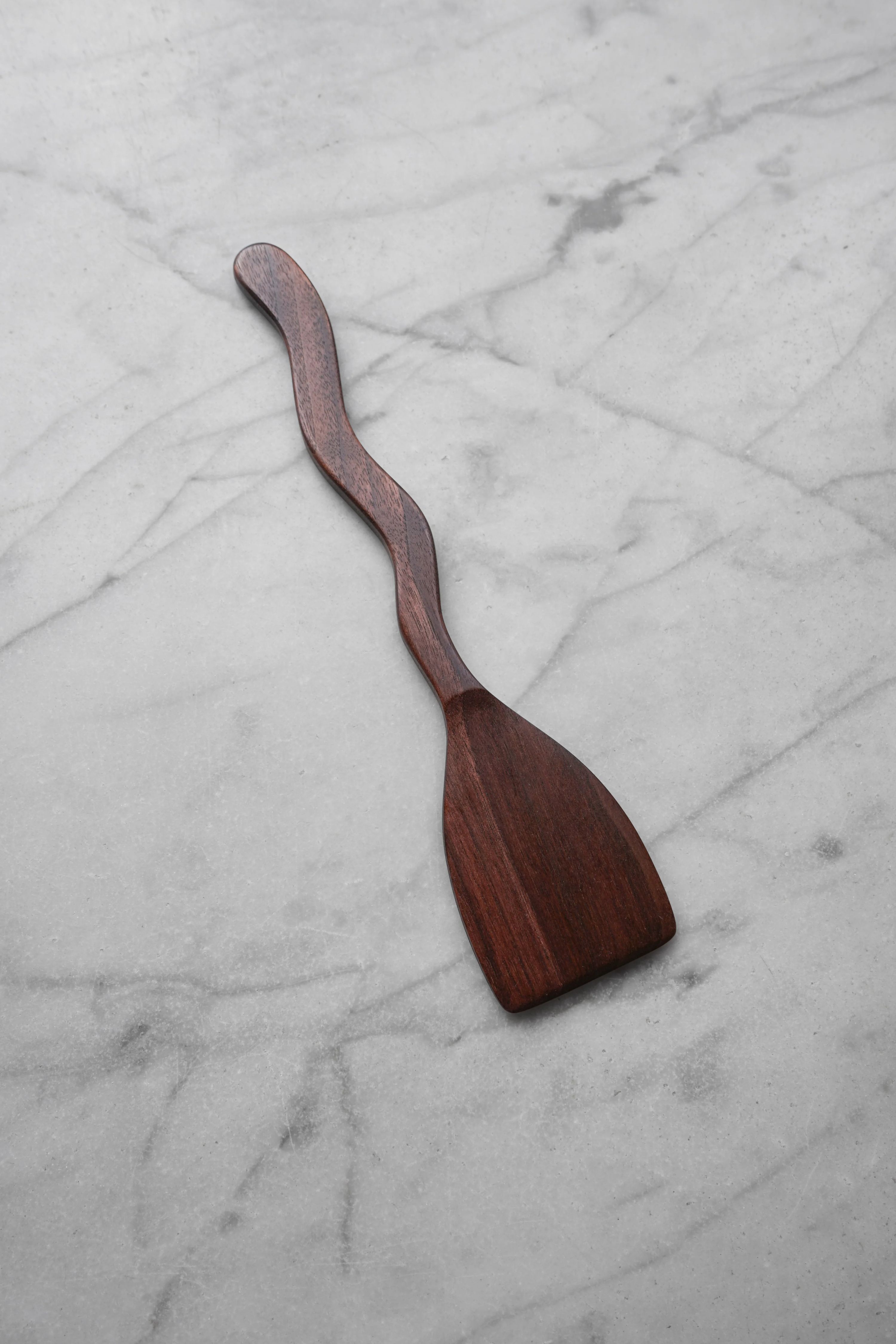 Flat Line - Squiggly Scraper Spatula - Walnut Wood 3