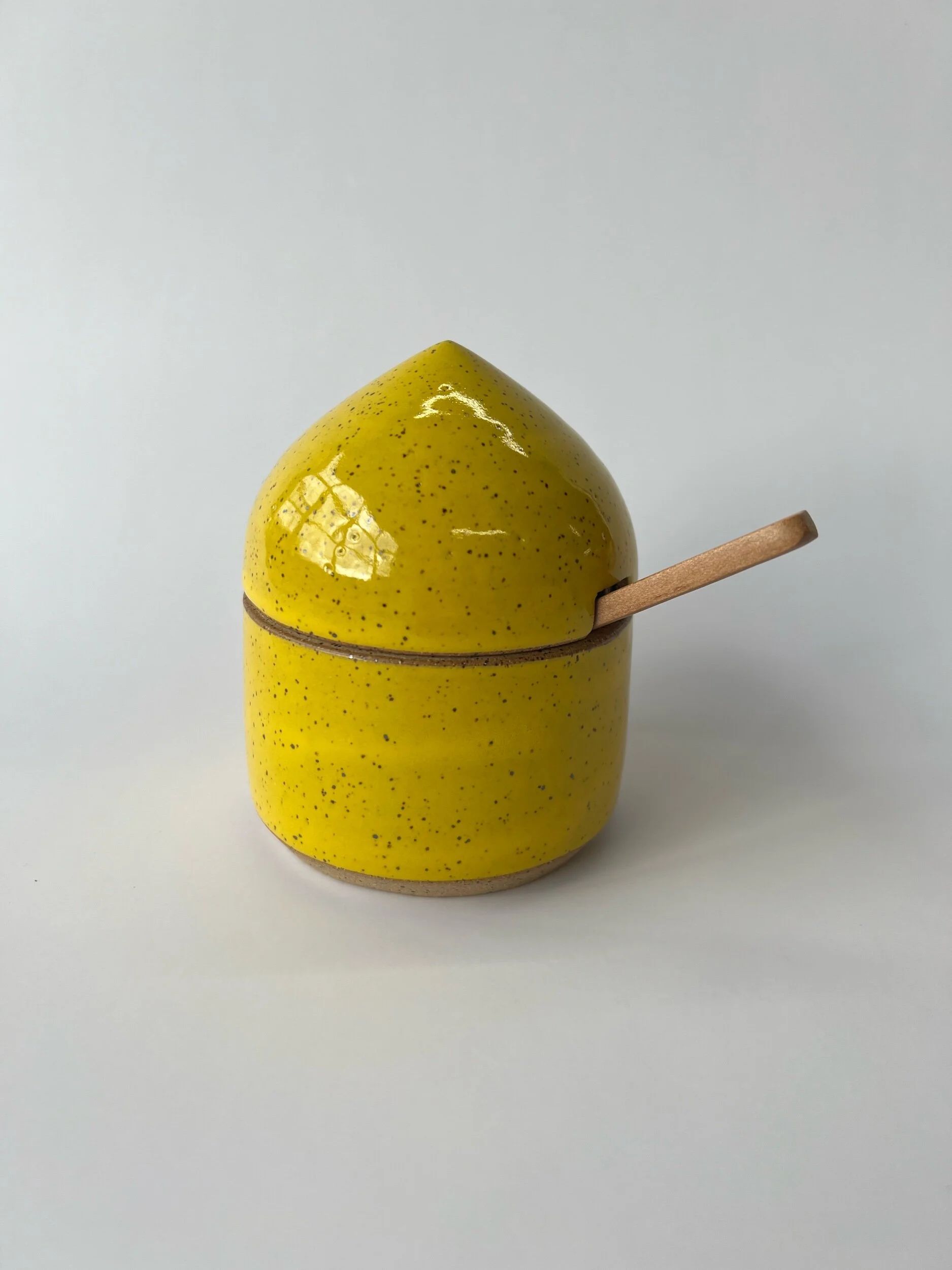 Sugar Bowl with Lid 18