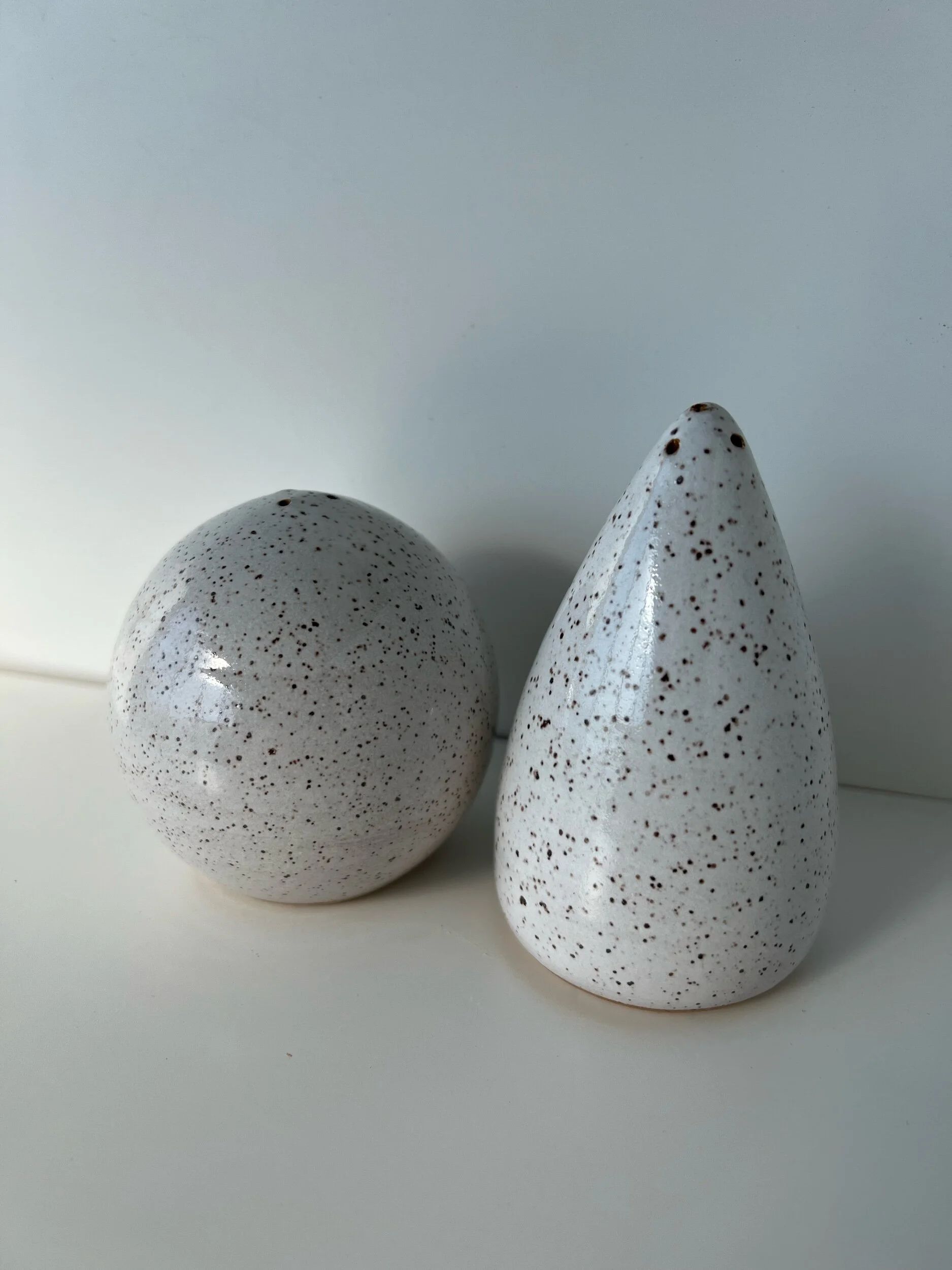 Salt and Pepper Shaker 4