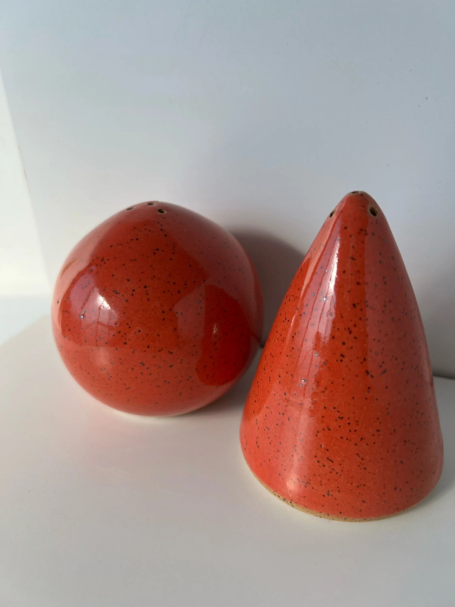 Salt and Pepper Shaker 6