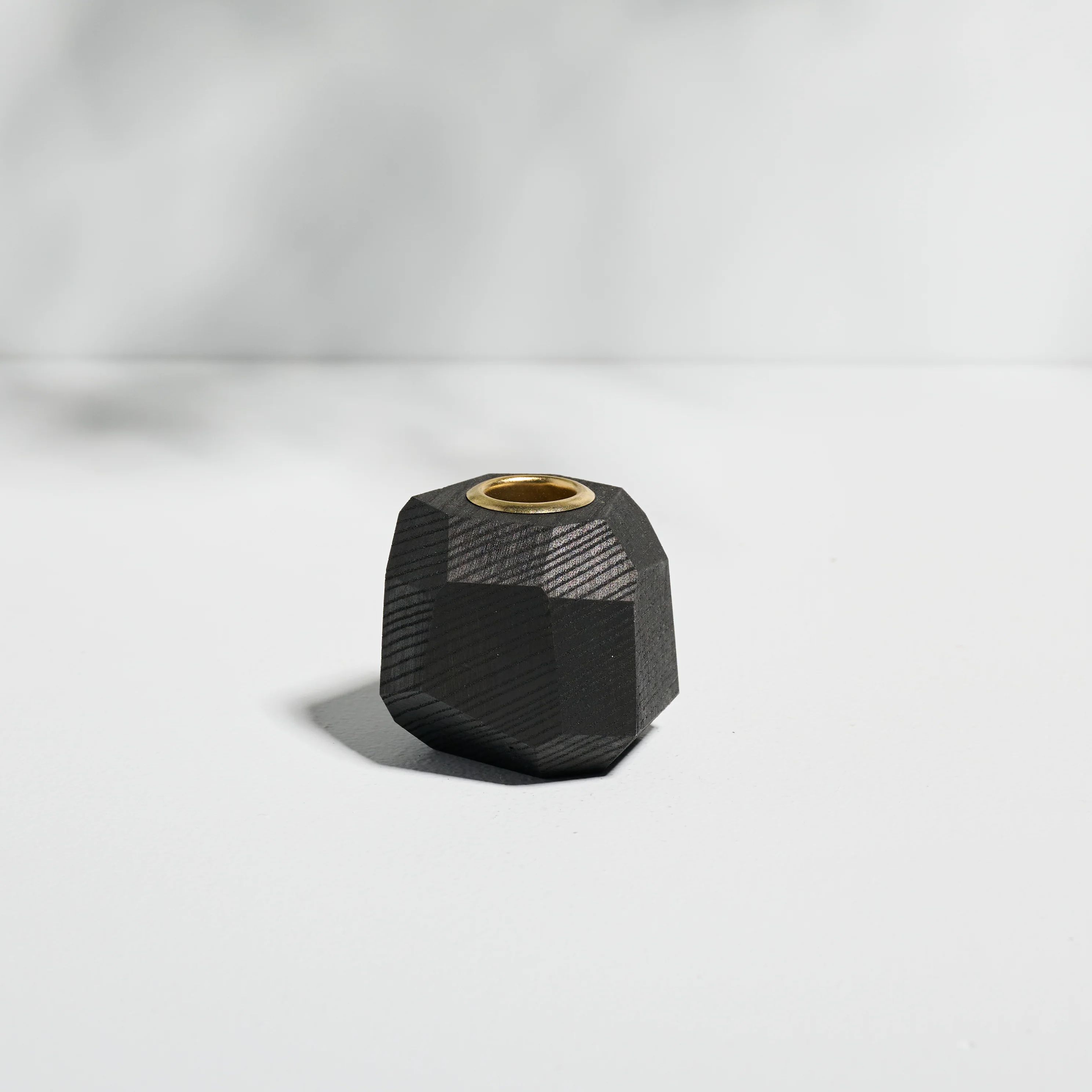 UGO Midnight Black 8