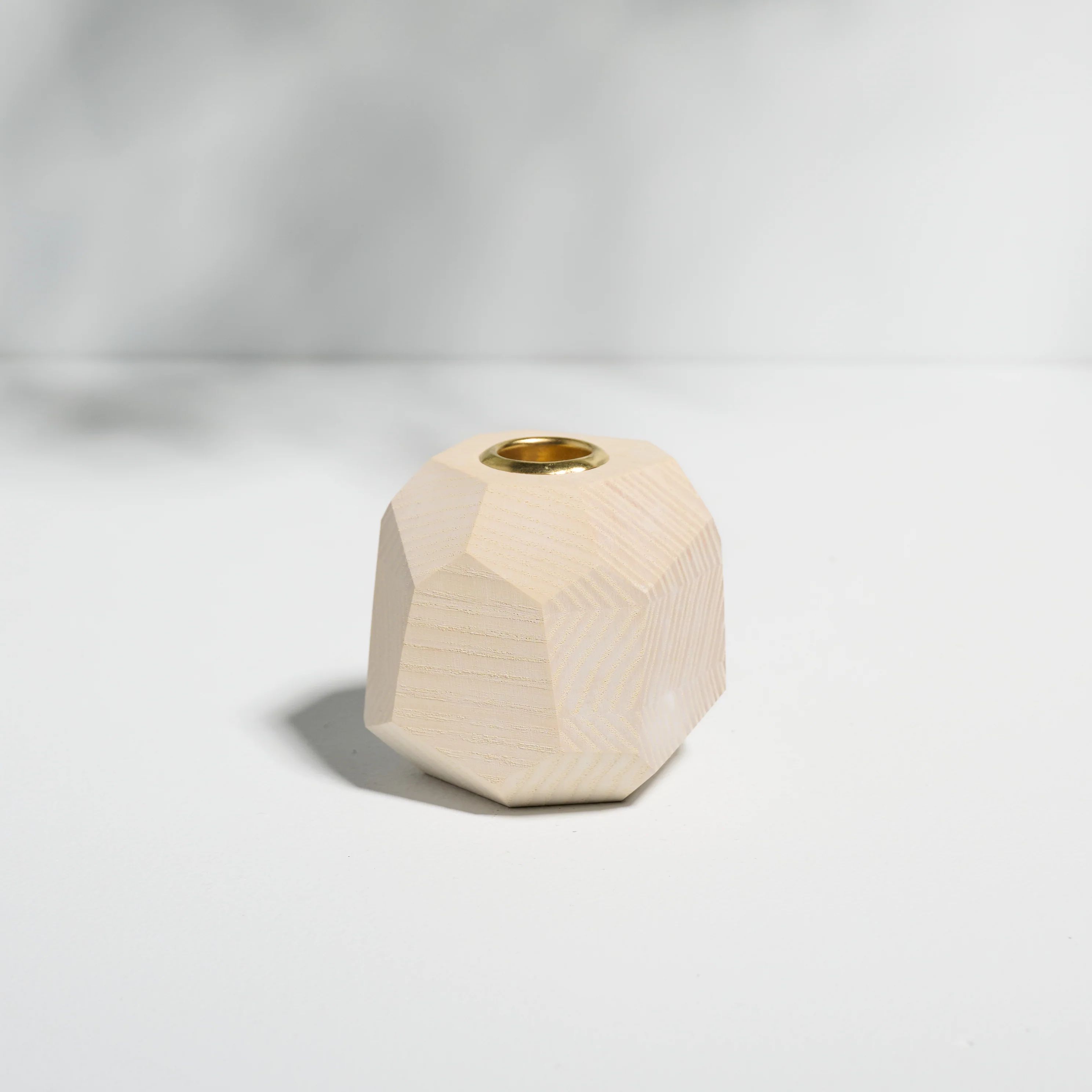 UGO Alabaster White 9